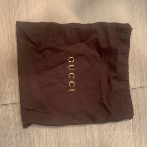 Medium size Gucci dust bag